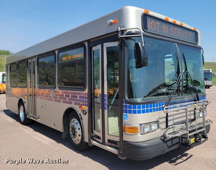 image for item LQ9131 2009 Gillig  shuttle bus