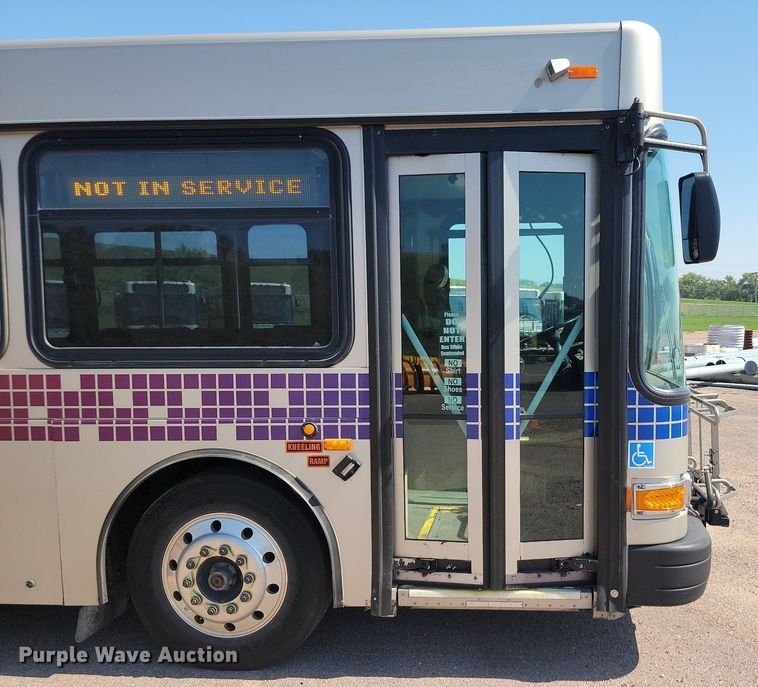 image for item LQ9131 2009 Gillig  shuttle bus