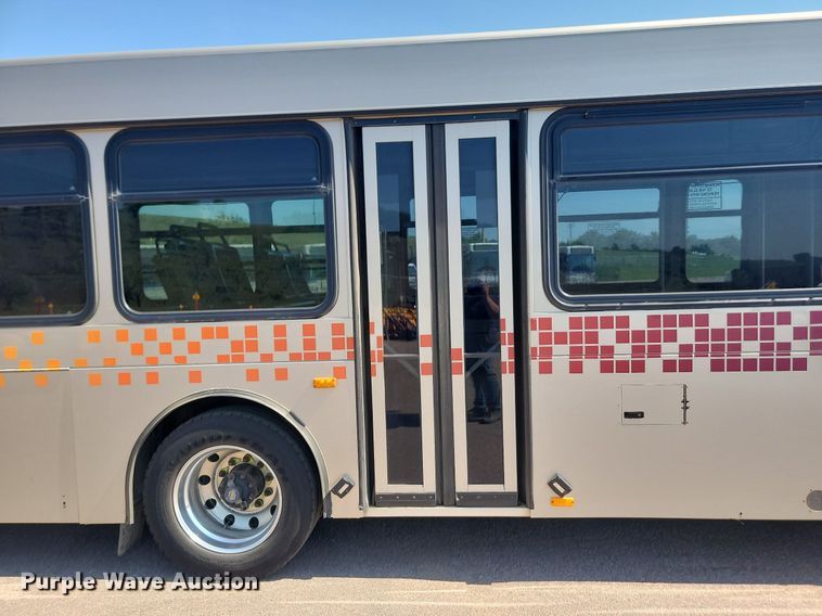 image for item LQ9131 2009 Gillig  shuttle bus