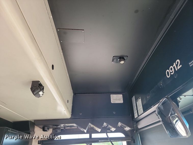 image for item LQ9131 2009 Gillig  shuttle bus