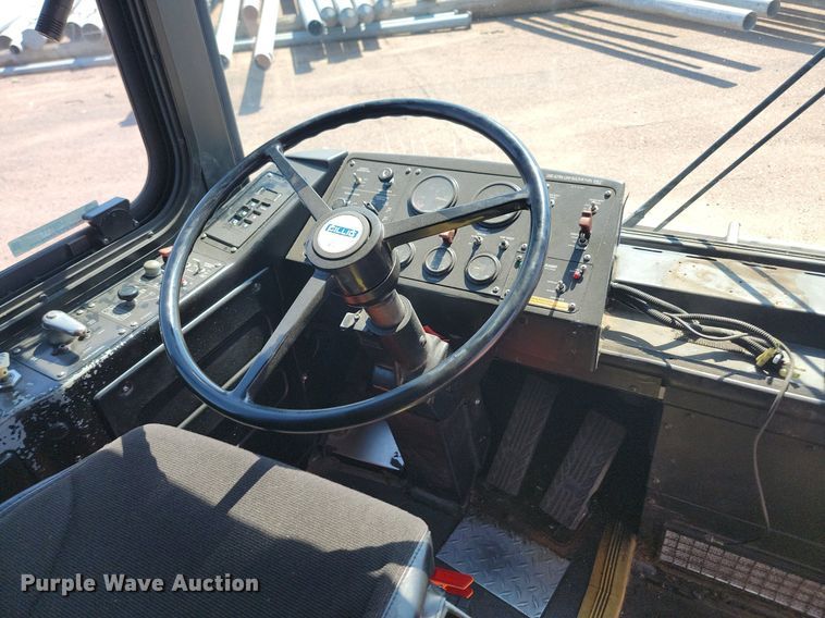 image for item LQ9131 2009 Gillig  shuttle bus