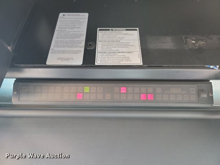 image for item LQ9131 2009 Gillig  shuttle bus