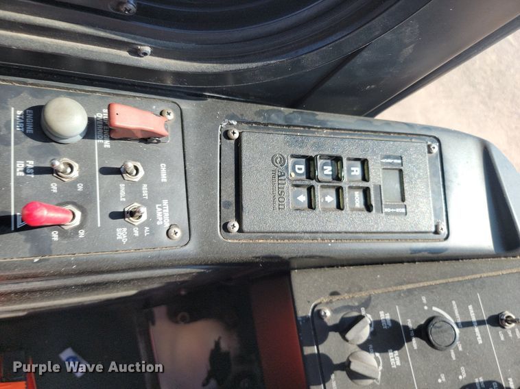 image for item LQ9131 2009 Gillig  shuttle bus