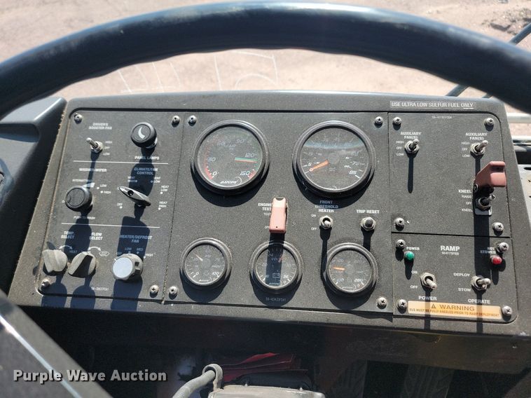 image for item LQ9131 2009 Gillig  shuttle bus