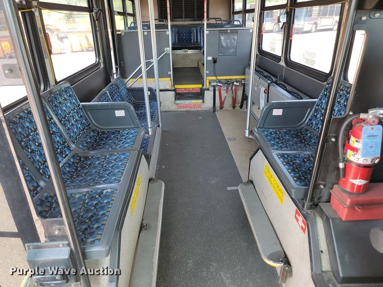 image for item LQ9131 2009 Gillig  shuttle bus