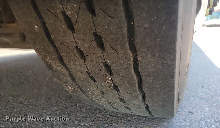 image for item LQ9131 2009 Gillig  shuttle bus