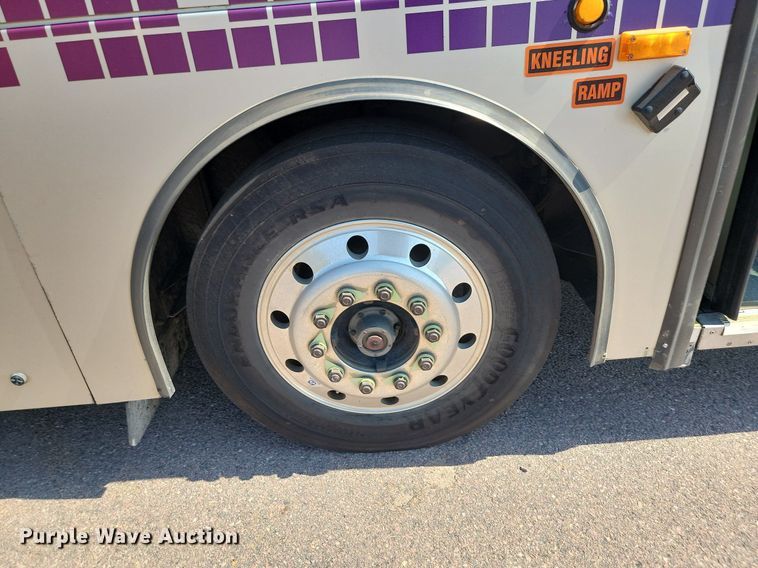 image for item LQ9131 2009 Gillig  shuttle bus