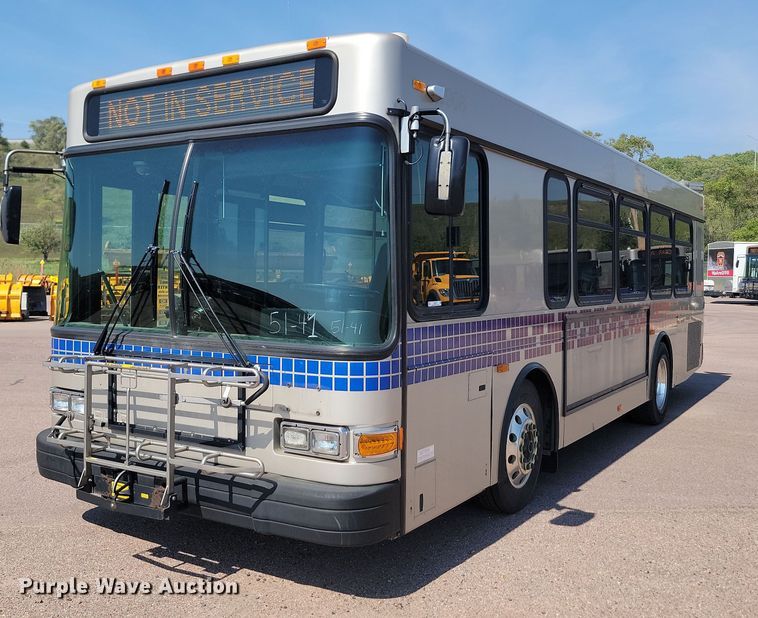image for item LQ9132 2009 Gillig  shuttle bus