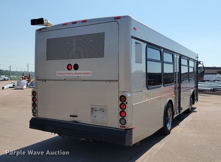 image for item LQ9132 2009 Gillig  shuttle bus