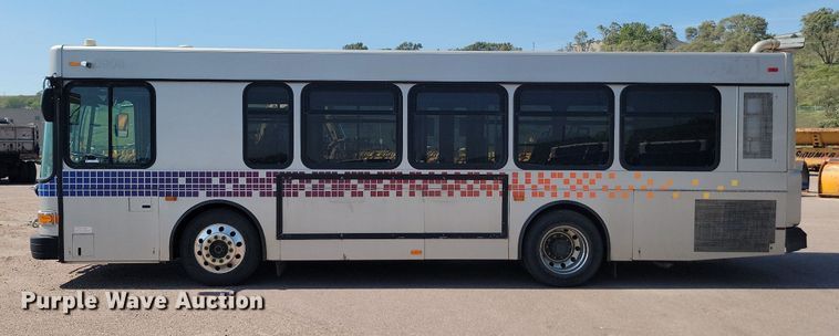 image for item LQ9132 2009 Gillig  shuttle bus