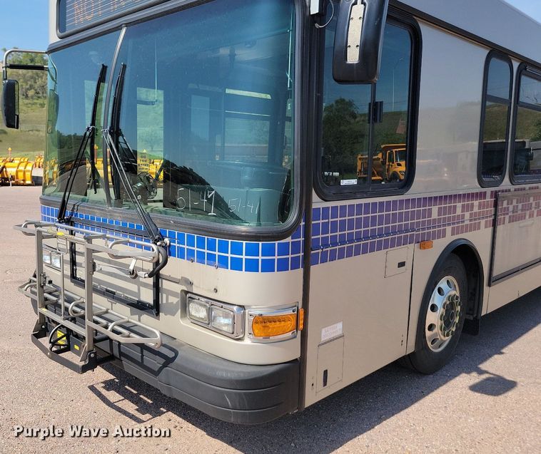 image for item LQ9132 2009 Gillig  shuttle bus