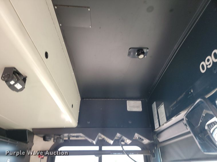 image for item LQ9132 2009 Gillig  shuttle bus