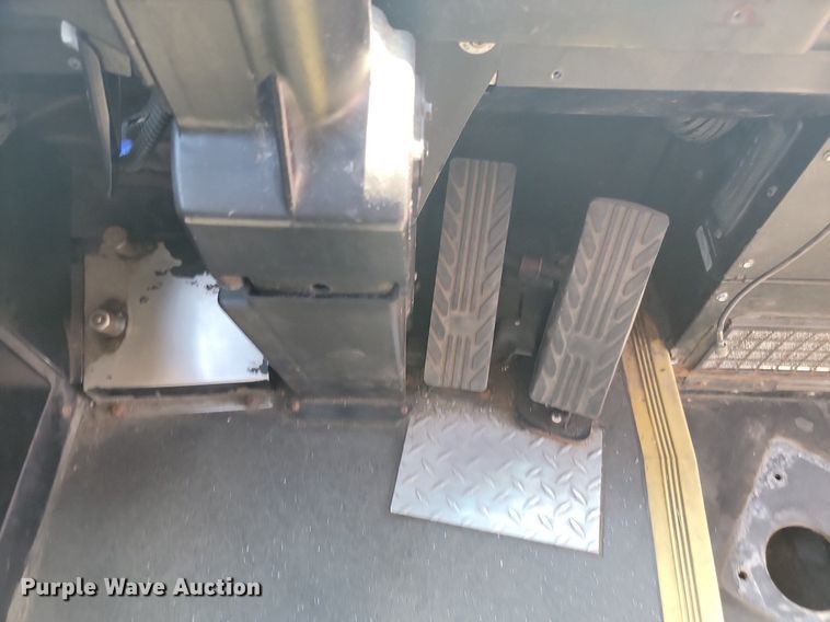 image for item LQ9132 2009 Gillig  shuttle bus