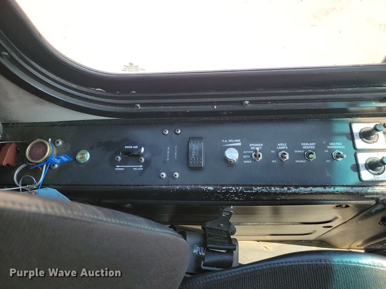 image for item LQ9132 2009 Gillig  shuttle bus