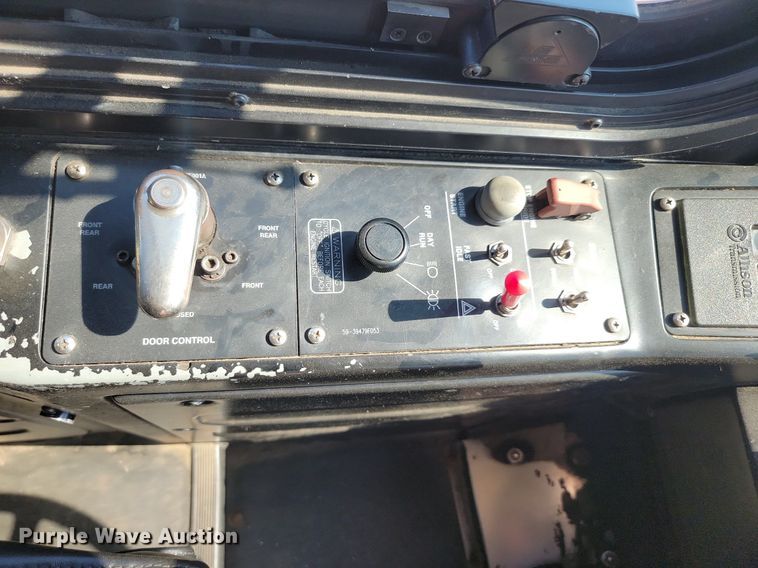 image for item LQ9132 2009 Gillig  shuttle bus