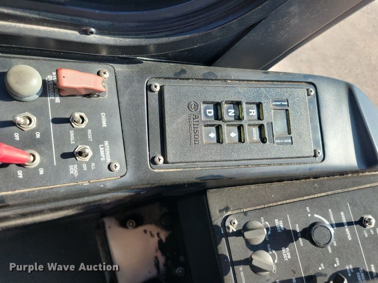 image for item LQ9132 2009 Gillig  shuttle bus