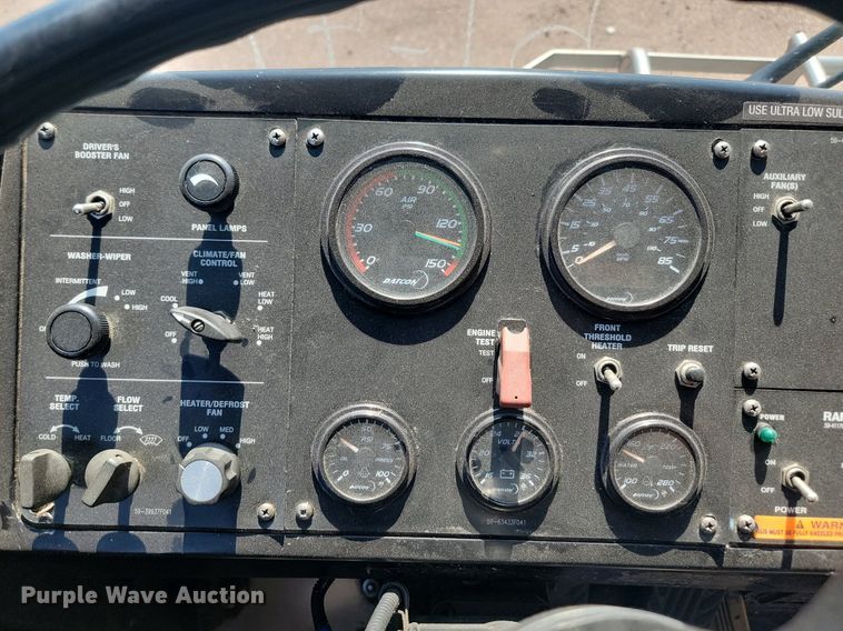 image for item LQ9132 2009 Gillig  shuttle bus