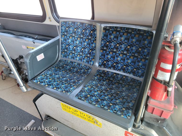 image for item LQ9132 2009 Gillig  shuttle bus