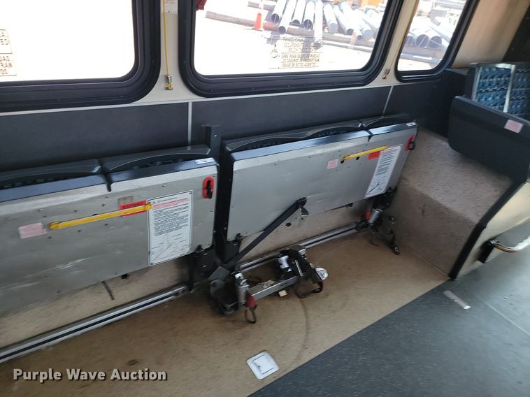 image for item LQ9132 2009 Gillig  shuttle bus