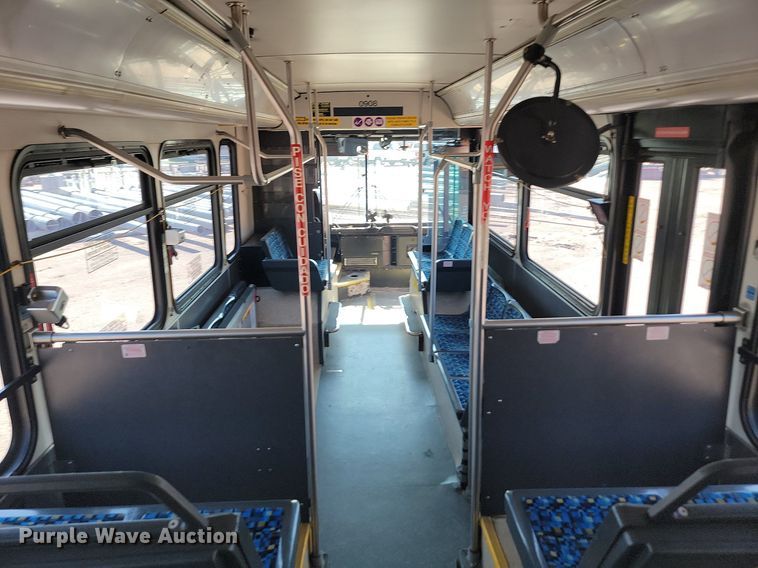 image for item LQ9132 2009 Gillig  shuttle bus