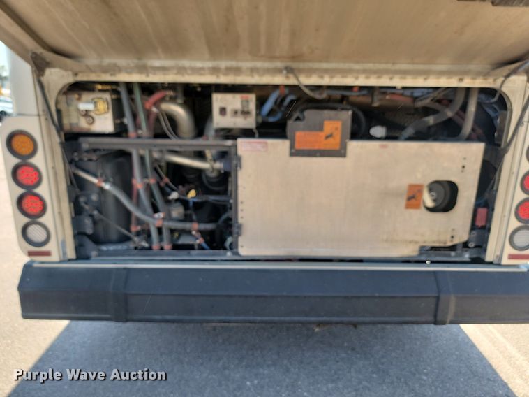 image for item LQ9132 2009 Gillig  shuttle bus