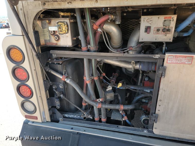 image for item LQ9132 2009 Gillig  shuttle bus