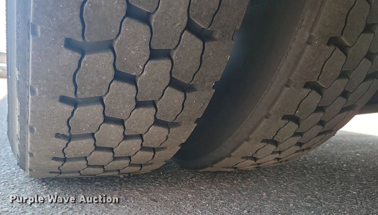 image for item LQ9132 2009 Gillig  shuttle bus