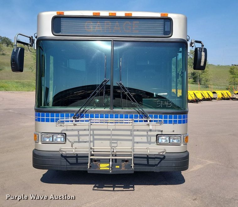 image for item LQ9133 2009 Gillig  shuttle bus