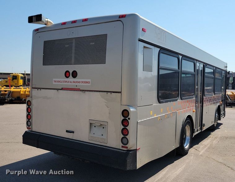 image for item LQ9133 2009 Gillig  shuttle bus