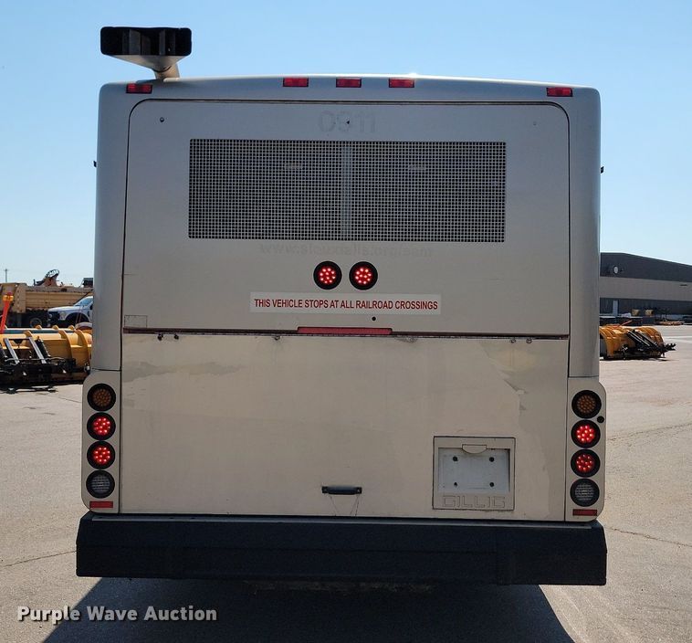 image for item LQ9133 2009 Gillig  shuttle bus