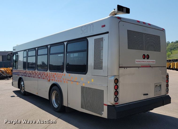 image for item LQ9133 2009 Gillig  shuttle bus