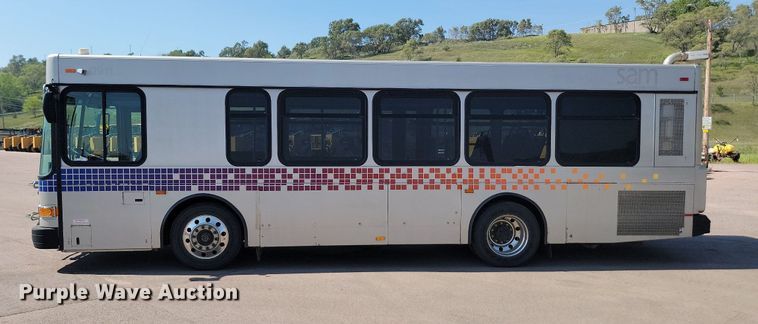 image for item LQ9133 2009 Gillig  shuttle bus