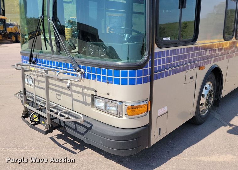 image for item LQ9133 2009 Gillig  shuttle bus