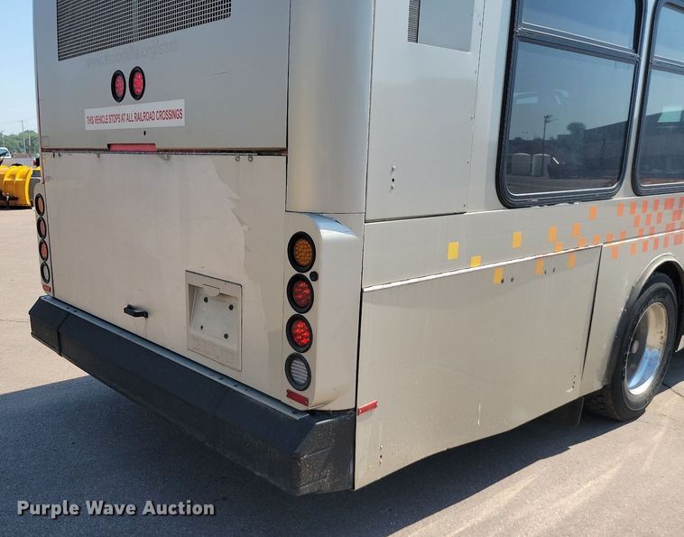 image for item LQ9133 2009 Gillig  shuttle bus