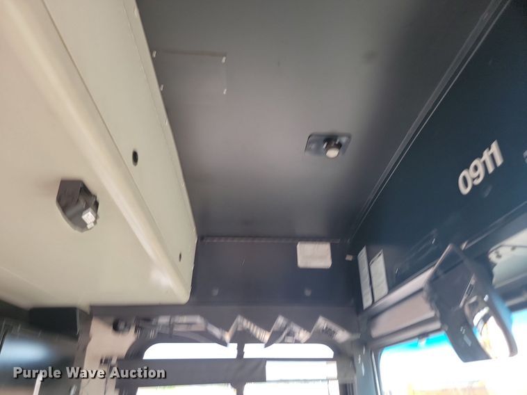 image for item LQ9133 2009 Gillig  shuttle bus