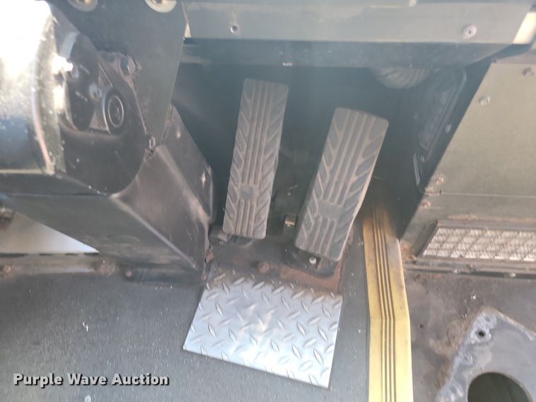 image for item LQ9133 2009 Gillig  shuttle bus