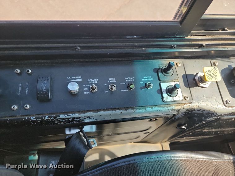 image for item LQ9133 2009 Gillig  shuttle bus