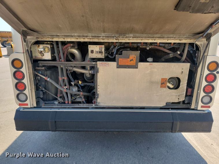 image for item LQ9133 2009 Gillig  shuttle bus