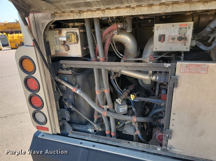 image for item LQ9133 2009 Gillig  shuttle bus