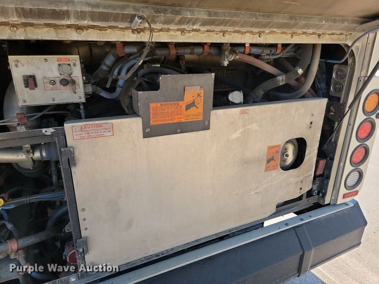 image for item LQ9133 2009 Gillig  shuttle bus