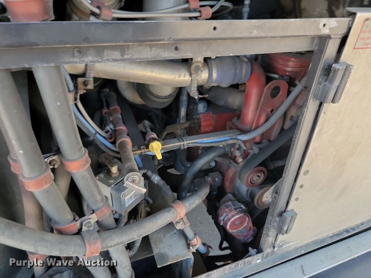 image for item LQ9133 2009 Gillig  shuttle bus