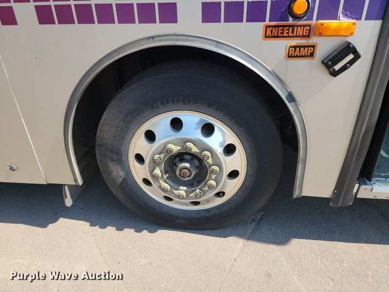 image for item LQ9133 2009 Gillig  shuttle bus