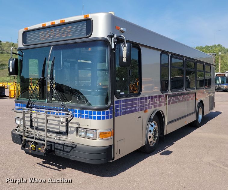 image for item LQ9134 2009 Gillig  shuttle bus