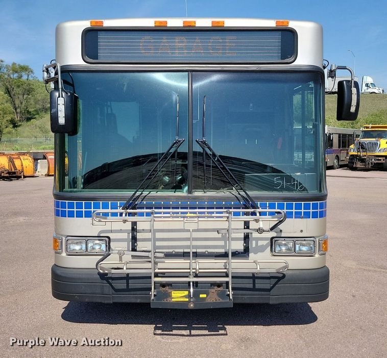 image for item LQ9134 2009 Gillig  shuttle bus