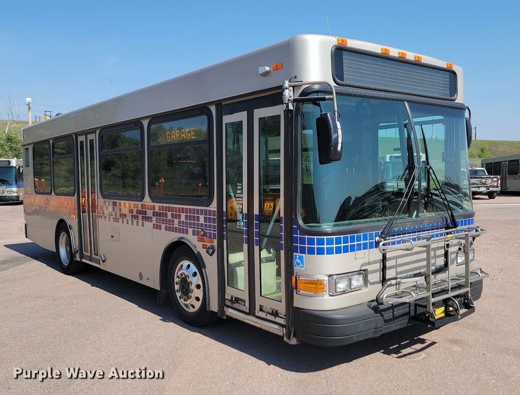 image for item LQ9134 2009 Gillig  shuttle bus