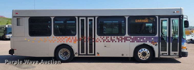 image for item LQ9134 2009 Gillig  shuttle bus