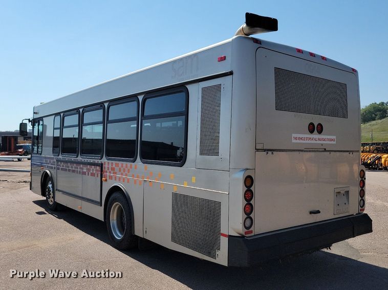 image for item LQ9134 2009 Gillig  shuttle bus