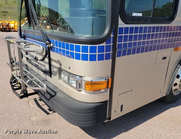 image for item LQ9134 2009 Gillig  shuttle bus