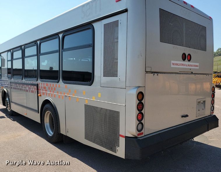 image for item LQ9134 2009 Gillig  shuttle bus