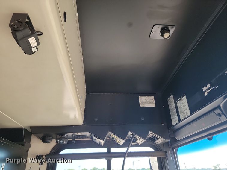 image for item LQ9134 2009 Gillig  shuttle bus